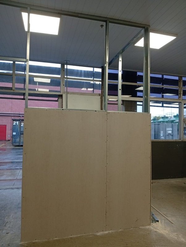 Estrutura e fechamento em drywall durante a reforma